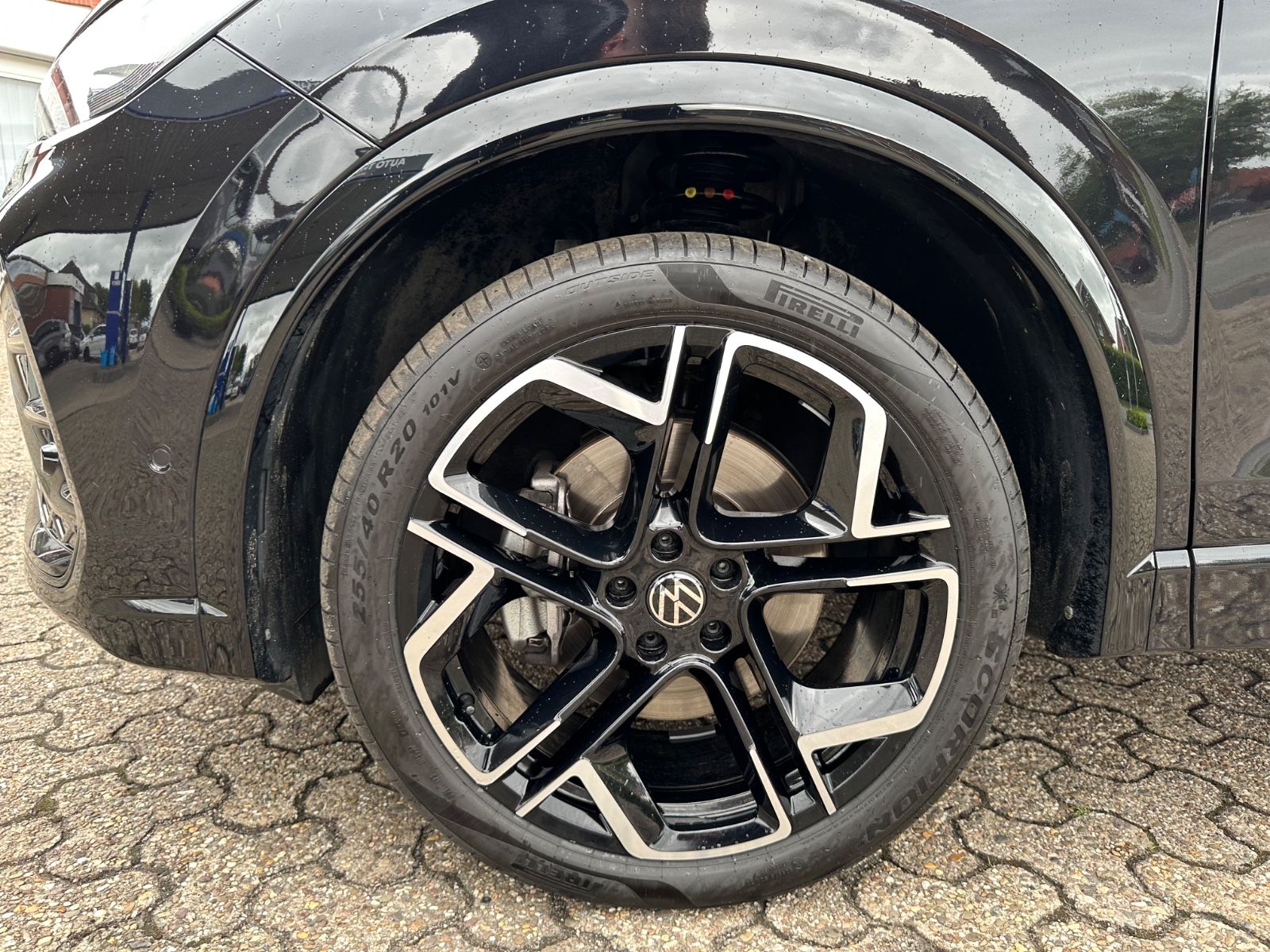 Fahrzeugabbildung Volkswagen Tiguan 2.0 TDI 4M R-Line Pano/AHK/ACC/Navi