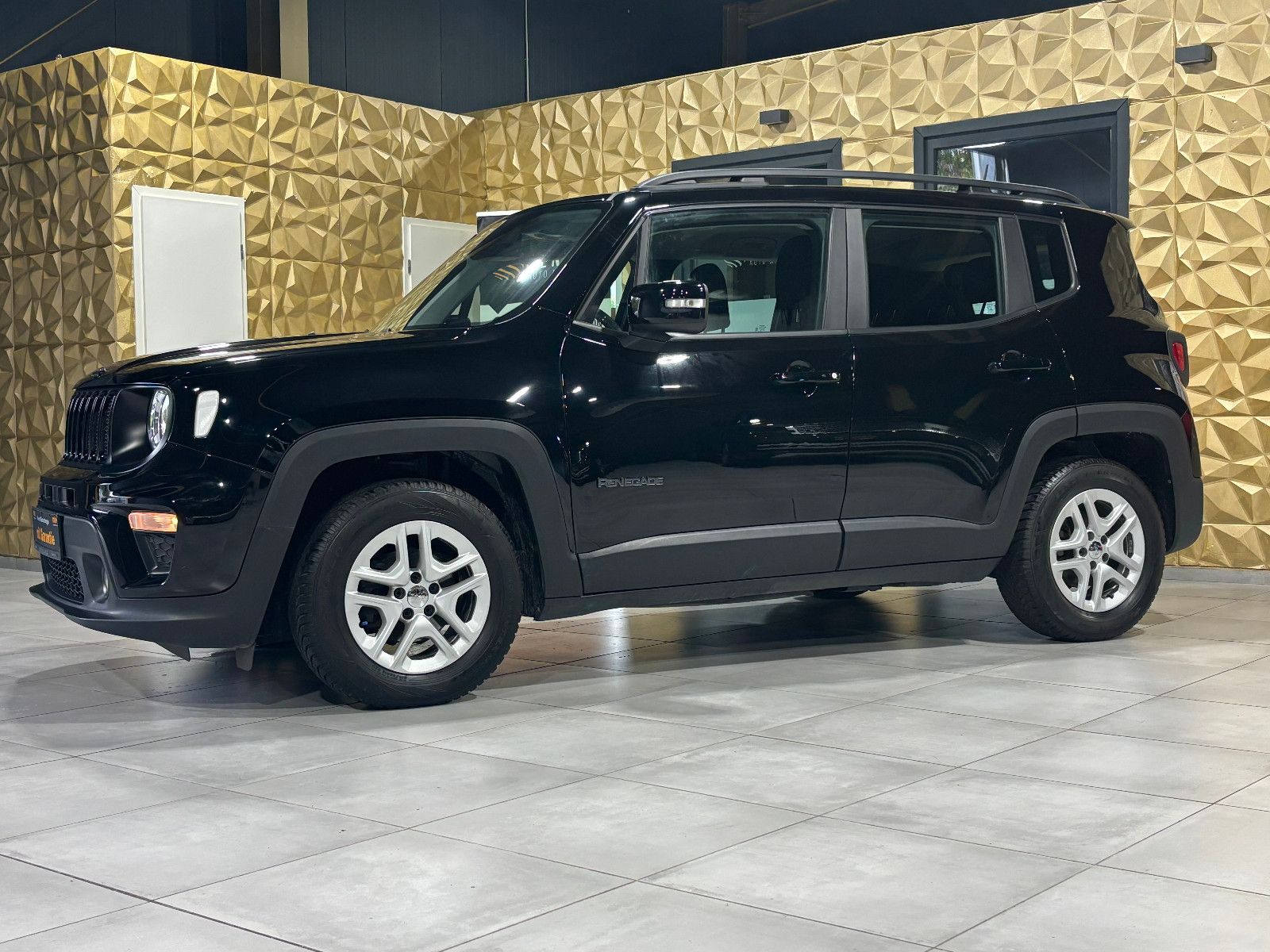 Fahrzeugabbildung Jeep Renegade Longitude//AMBIENTE/APPLE