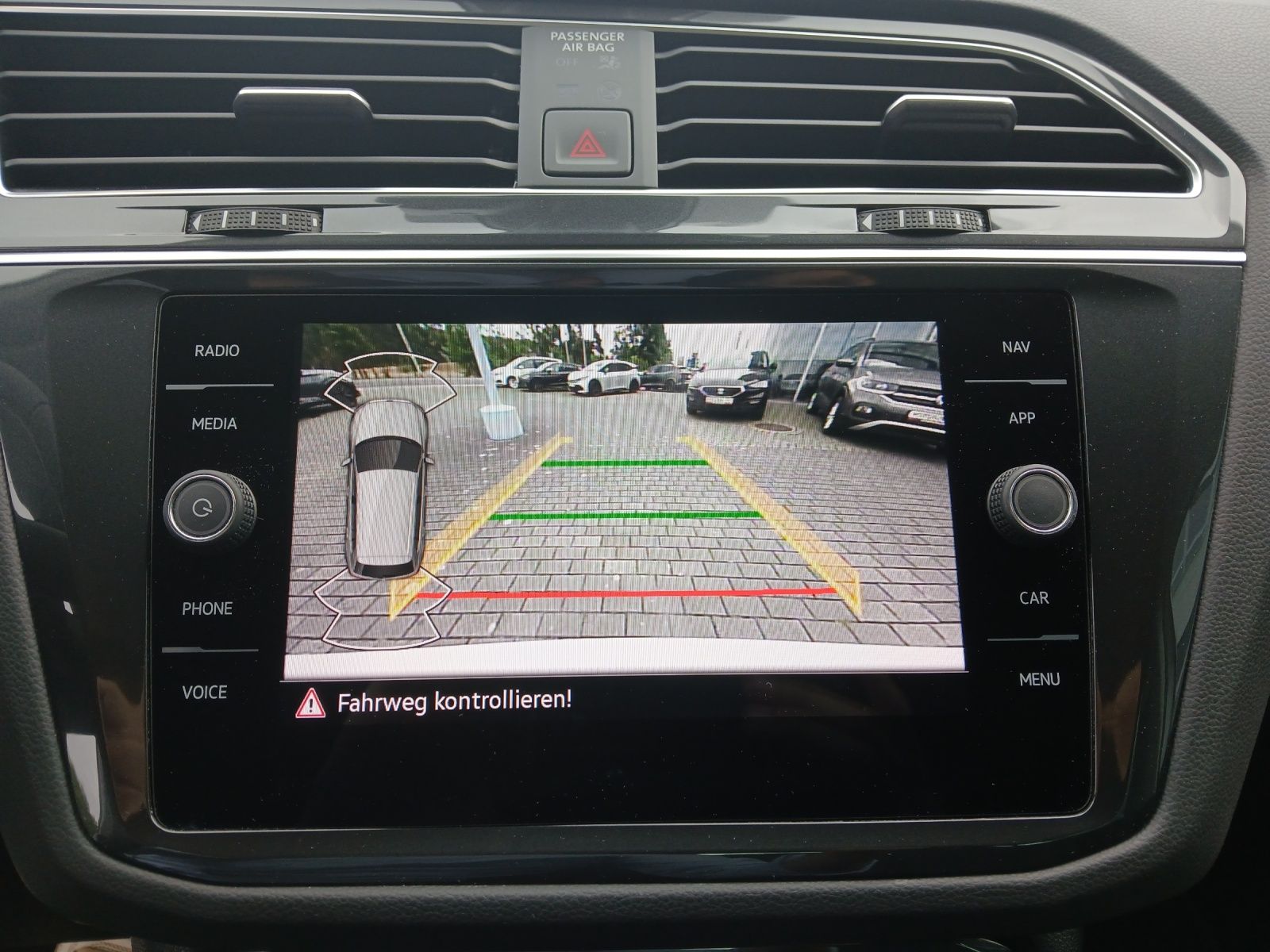 Fahrzeugabbildung Volkswagen Tiguan TSI Move DSG LED Navi ACC RFK SH LM