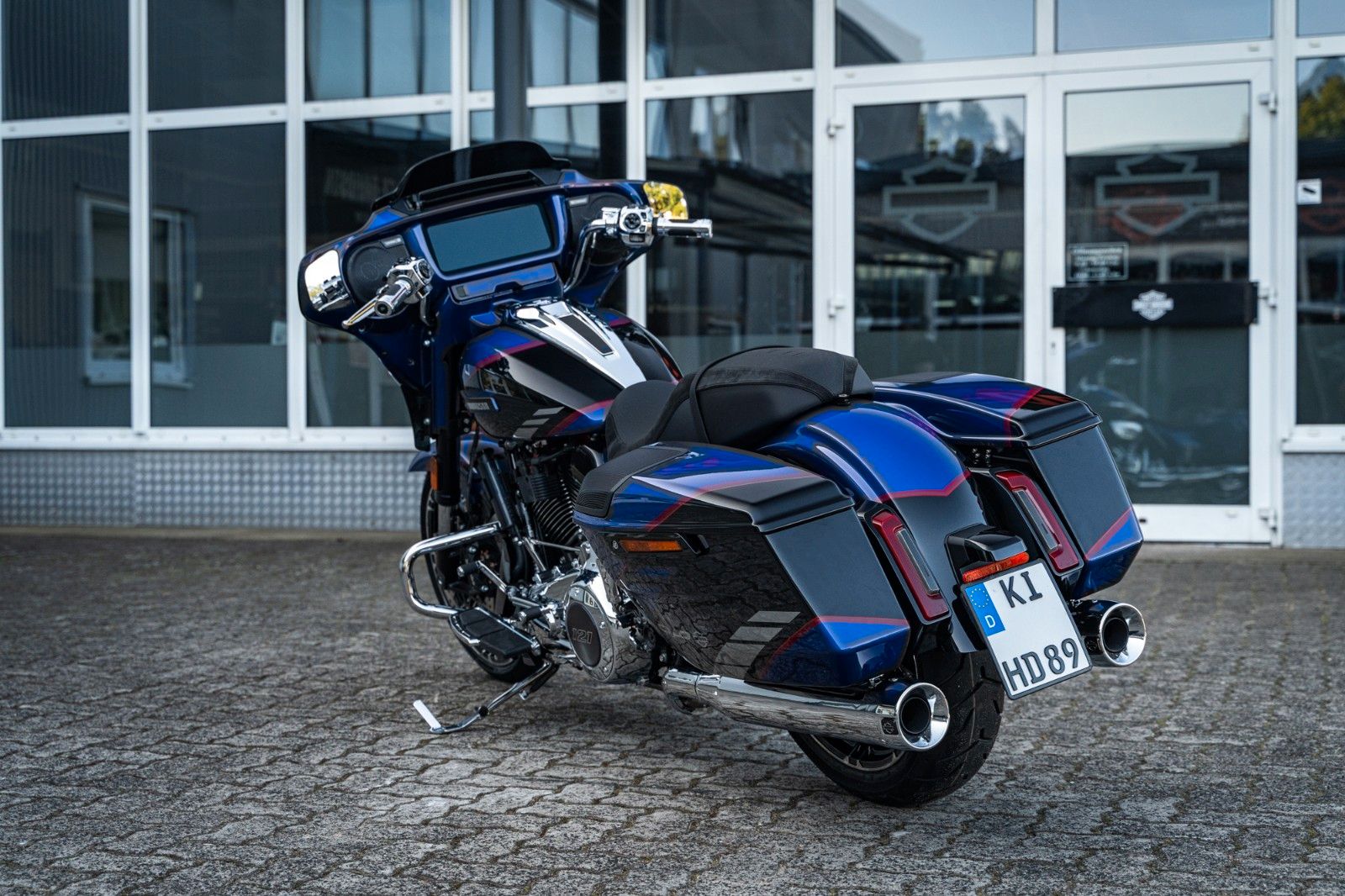 Fahrzeugabbildung Harley-Davidson CVO Street Glide  FLHXSE 121 CUI MY25 - VOR ORT