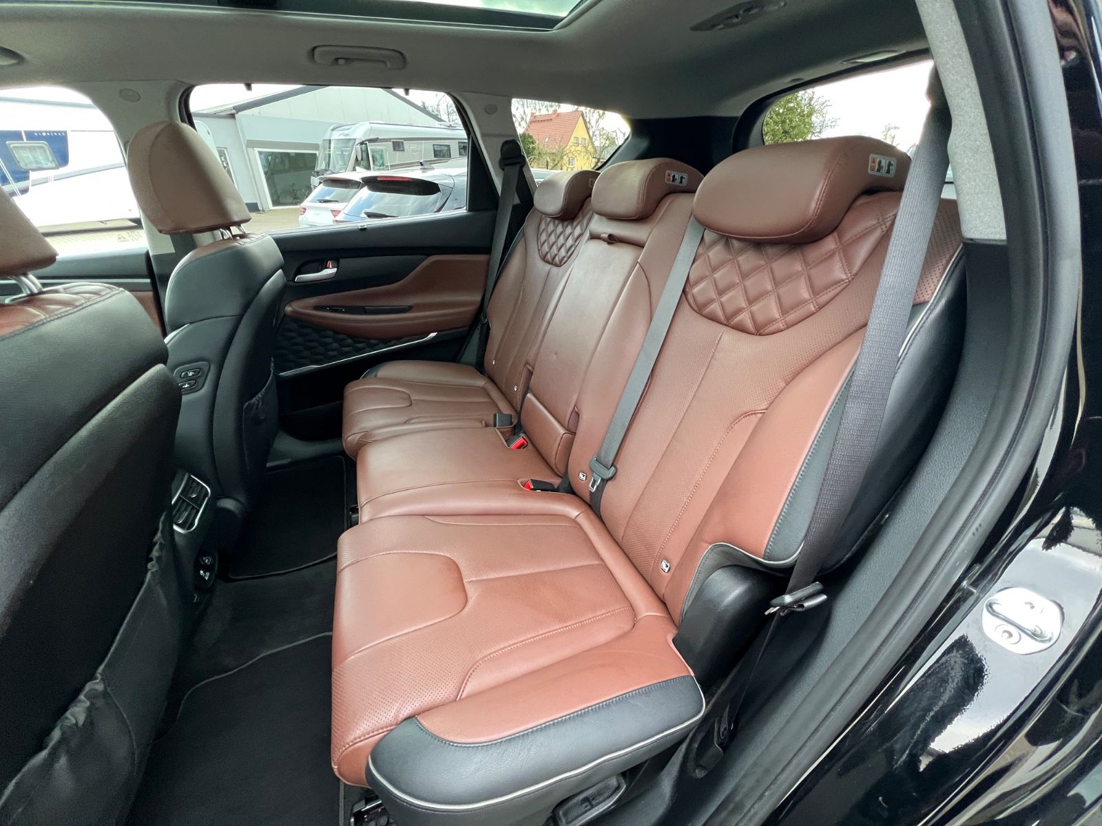 Fahrzeugabbildung Hyundai HYUNDAI SANTA FE 1.6 HEV 4WD Signature