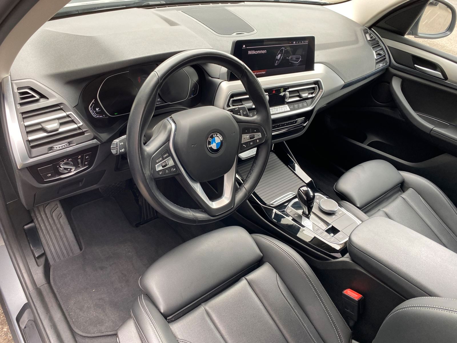 BMW X3 20d xDrive AHK LED NAVI DAB Kamera Keyless... foto 9