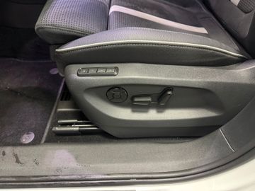 Skoda Kodiaq 1.5 TSI Sportline Matrix AHK Panoramadach