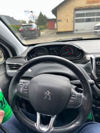 Peugeot 2008 - 8