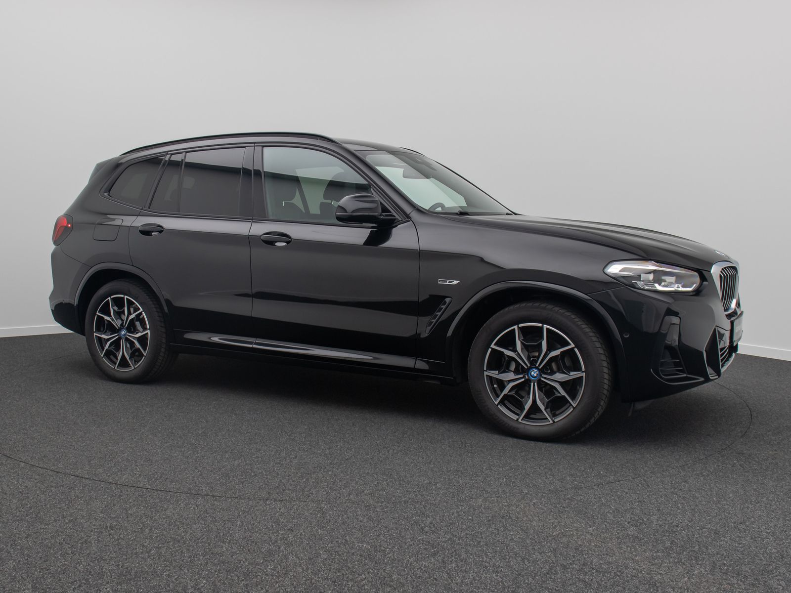 Fahrzeugabbildung BMW X3 xD30e M Sport DAB Kamera HiFi LED DriveAs 19"