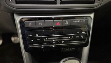 Fotografie des VW T-Cross 1.0 TSI OPF Life