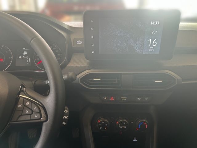Fahrzeugabbildung Dacia Sandero Essential TCe 90 Klimaanlage LED Fahrerp