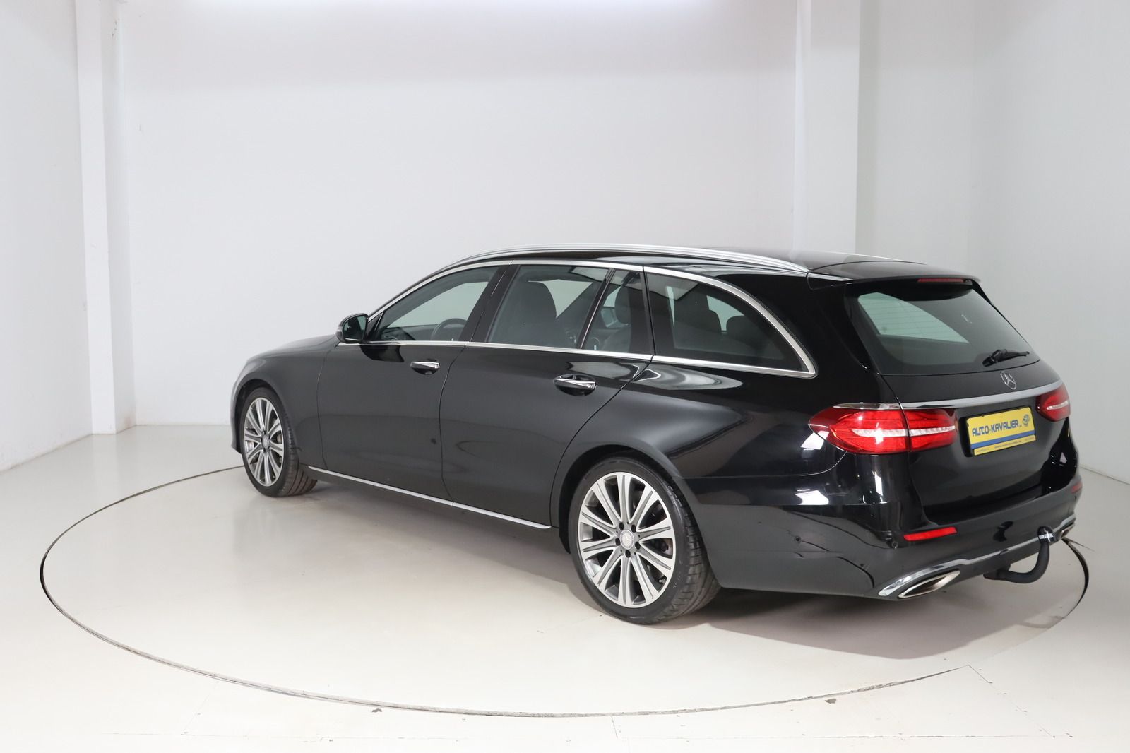 Fahrzeugabbildung Mercedes-Benz E 400 T 4Matic * Airmatic * STHZ * Memory AVANTG