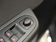 VW Sharan Life BMT/ 4x4 / 2.HD / 7-SITZE / AHK VW Sharan Life BMT/ 4x4 / 2.HD / 7-SITZE / AHK