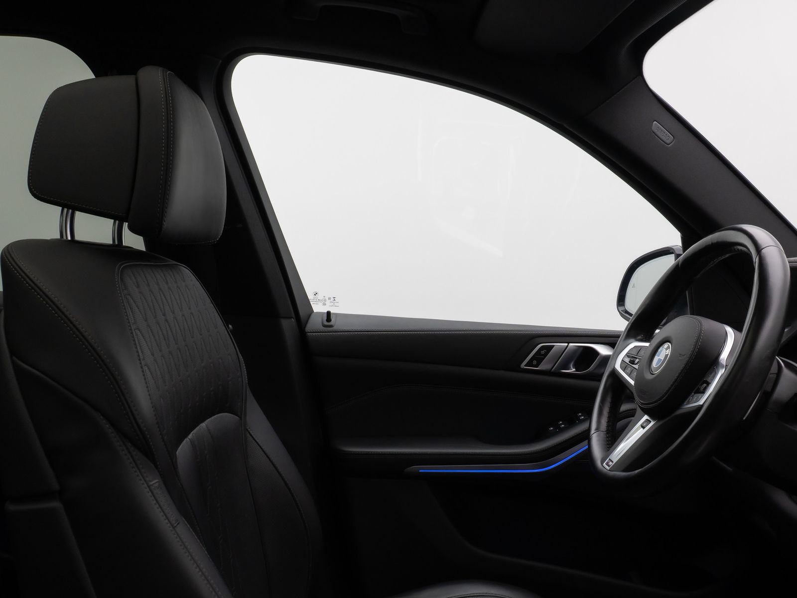 Fahrzeugabbildung BMW X5 M50i Panoram 360°HUD DAB HiFi Massage AHK 22"