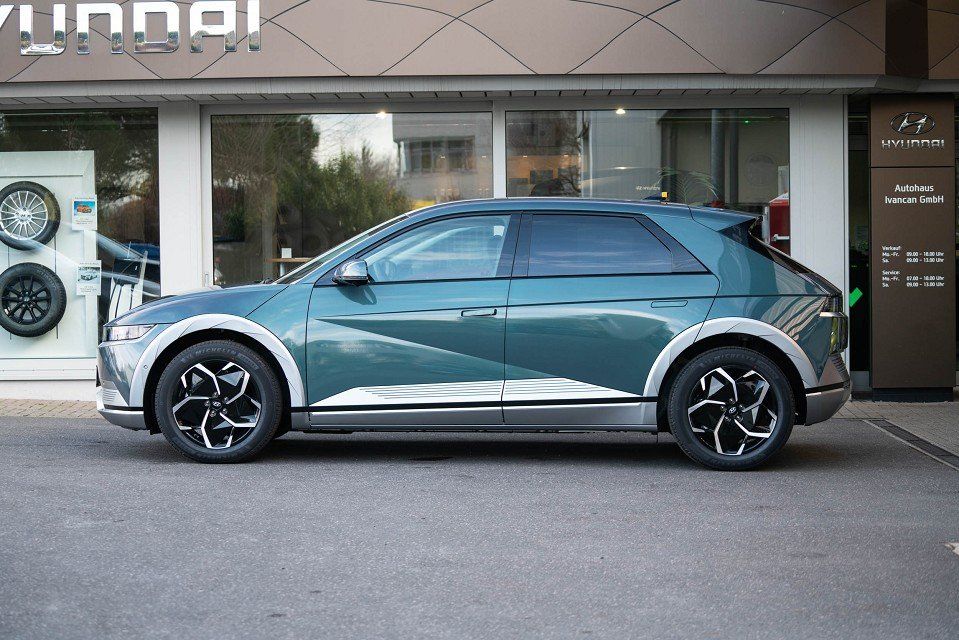 Fahrzeugabbildung Hyundai IONIQ 5 58kWh AWD UNIQ Assistenzpaket