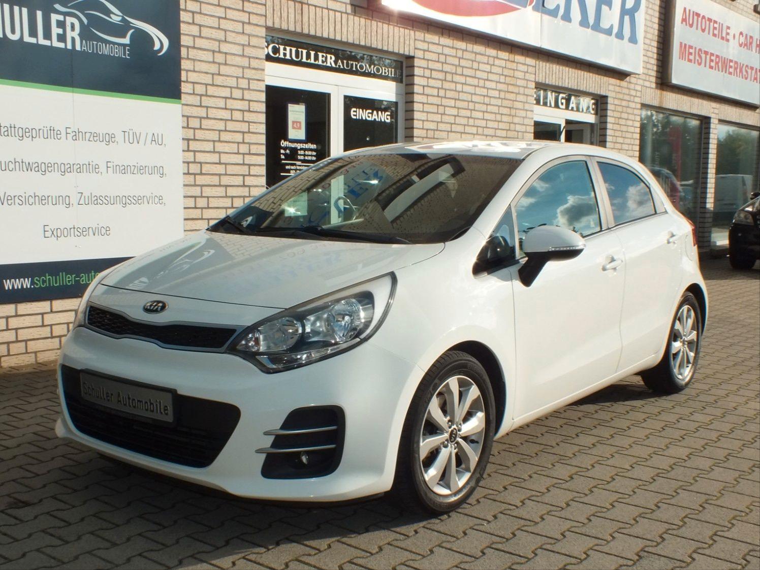 Kia Rio UEFA Euro 2016 KLIMAAUTOM / SITZH / PDC