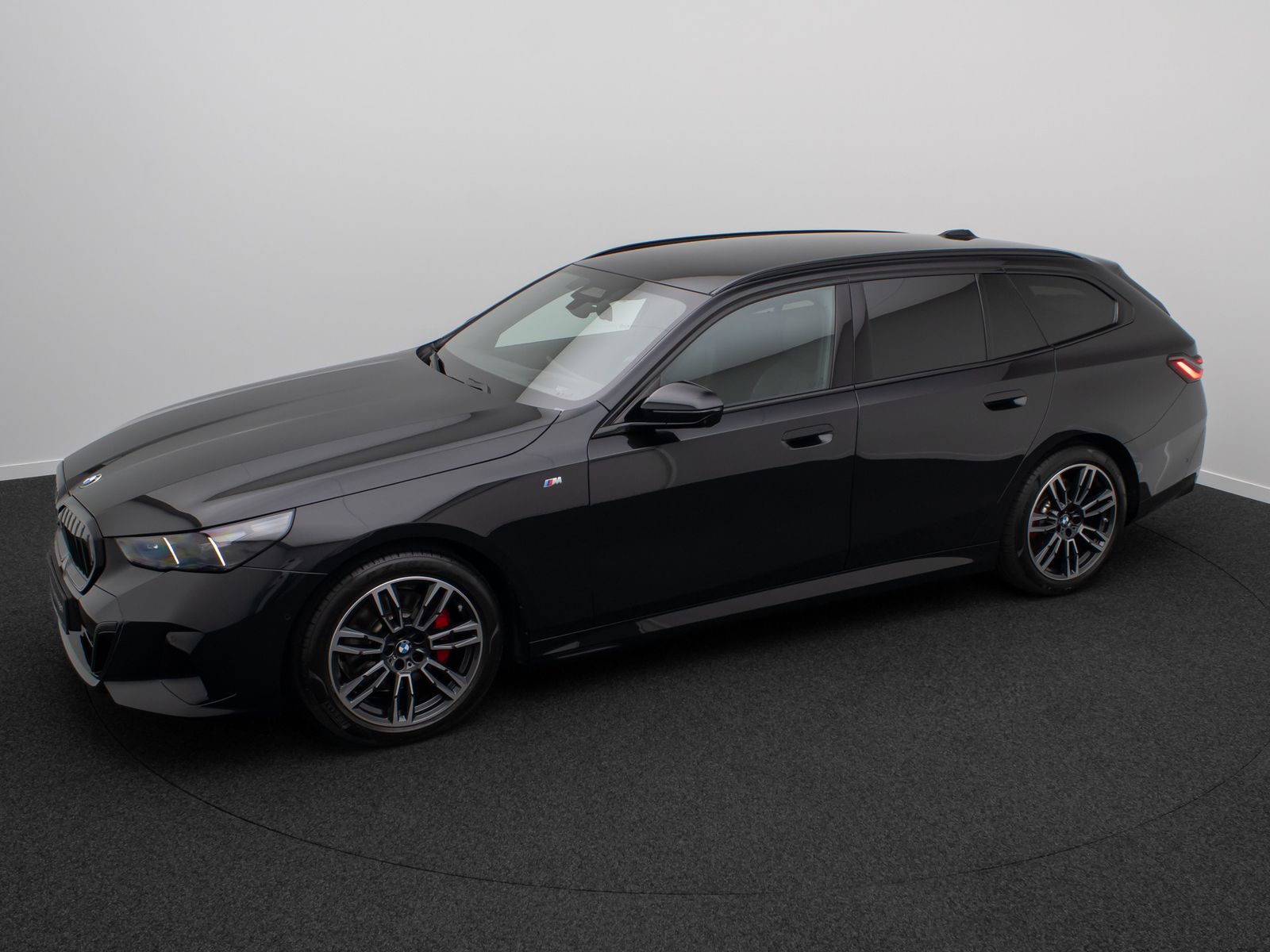 Fahrzeugabbildung BMW 520d M Sport 360&deg;H/K Alarm DAB HUD Bel&uuml;ftung 19"