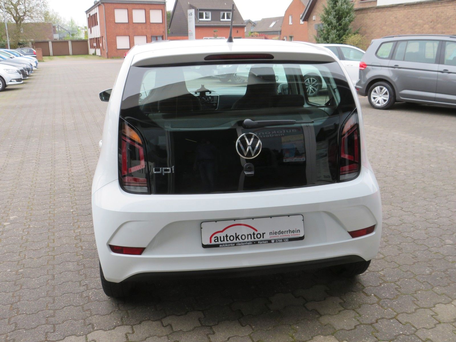Fahrzeugabbildung Volkswagen up! SITZH. GJ-REIFEN KLIMA MAPS&MORE 4-T 1.HD