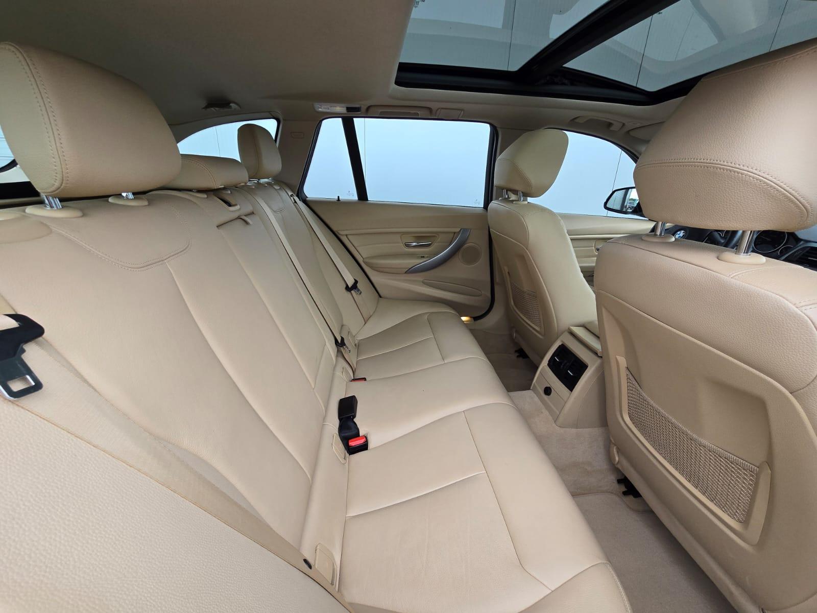 BMW 330 d xDrive F31 Luxury Line 258 ch - BVA - Cuir - HUD - Toit panoramique - GPS