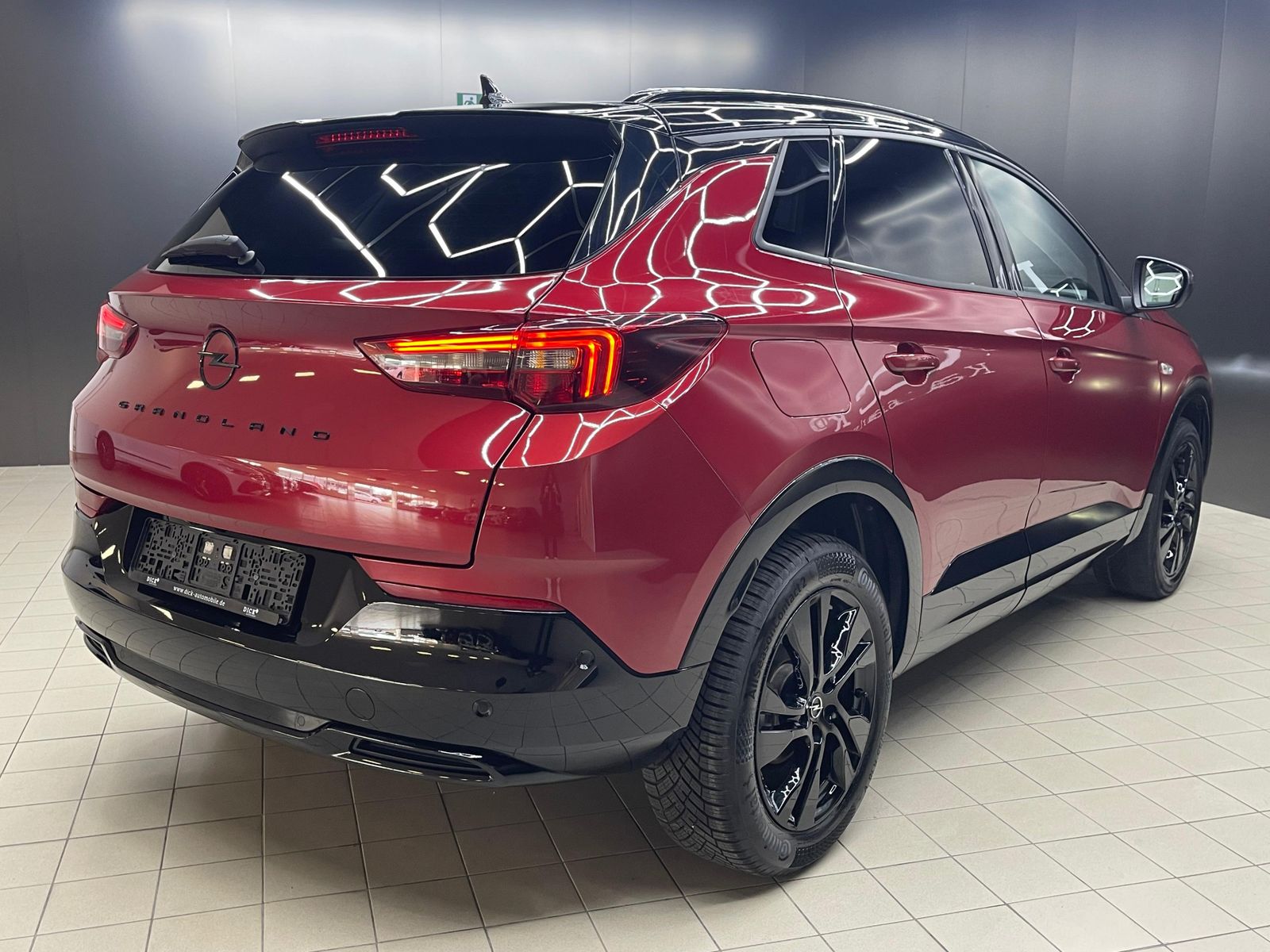 Fahrzeugabbildung Opel Grandland 1.2 Aut.GS Line Style NAVI+LED+KAM+18"