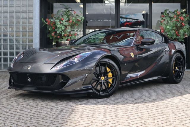 Ferrari 812 Superfast | Grigio Granito, Carbon in/ext.,