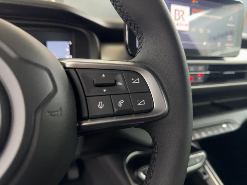Fahrzeugabbildung Jeep Avenger e-Hybrid Altitude ALLWETTER NAVI WINTER