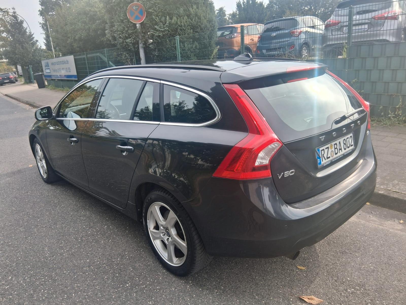 Volvo V60 2011 — двигун 1.984 cm³, 163 HP (120kW)