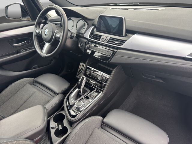 Fahrzeugabbildung BMW 218i Gran Tourer M Sport+Sportfahrwerk+LED+Navi