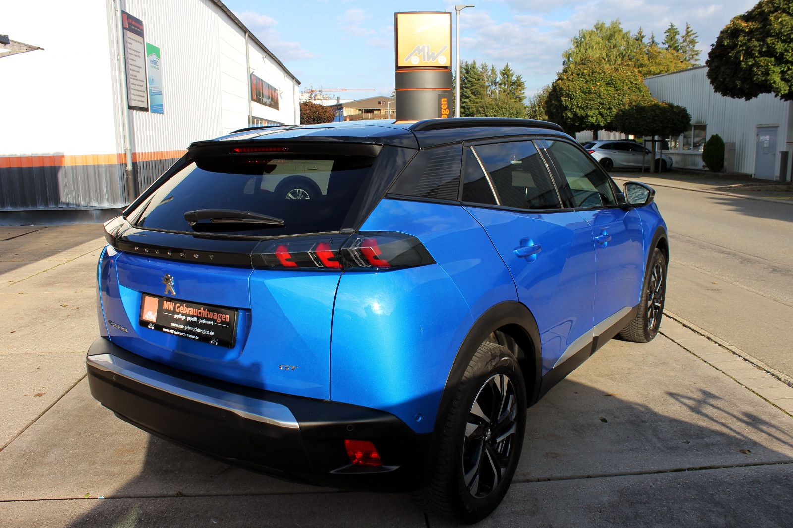 Fahrzeugabbildung Peugeot 2008 e-GT 11kW OnBoard LED ACC KAM SHZ BT NAV