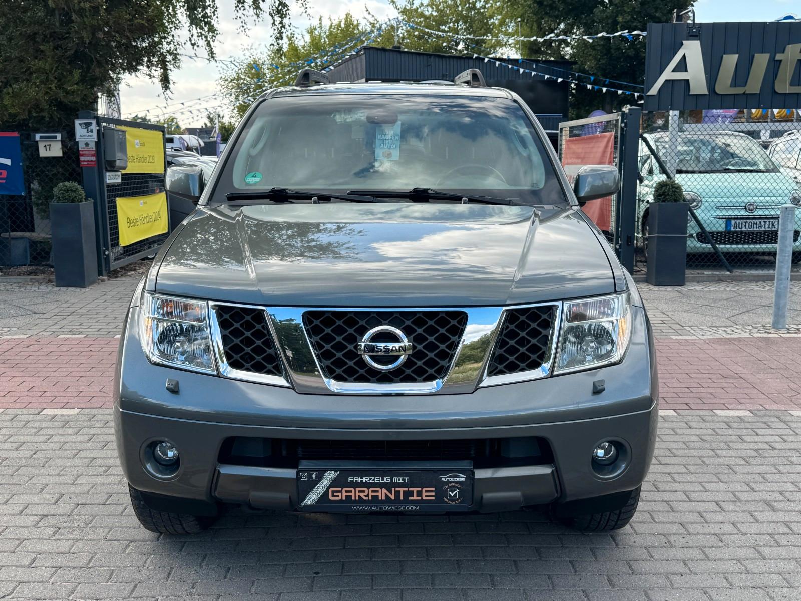 Nissan Pathfinder 2.5 dCi 4x4*Aut*7Sitze*AHK*Kam*Temp*