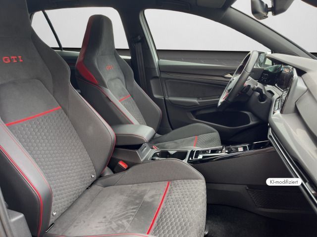 Volkswagen Golf VIII GTI CLUBSPORT 2.0 TSI DSG LED PLUS CLI foto 4