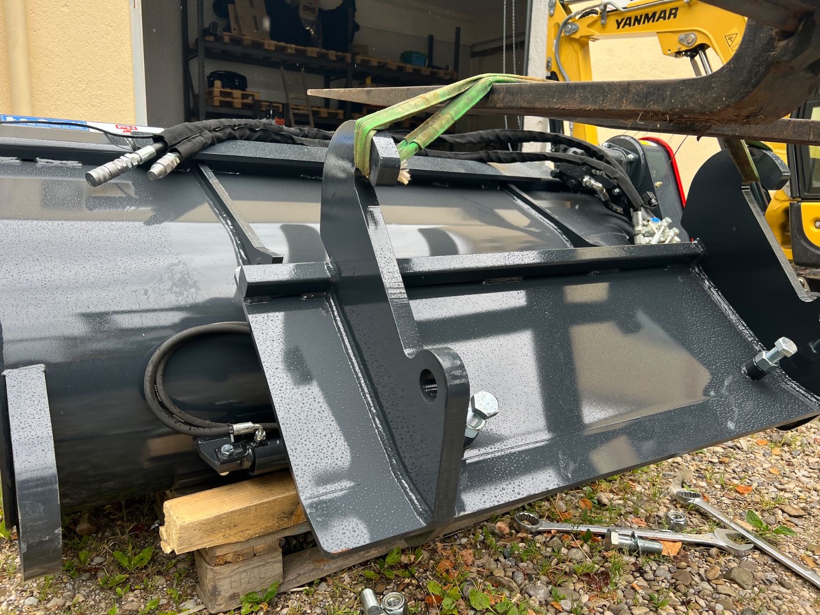 Fahrzeugabbildung Volvo CNF-BMX 400 Betonmischschaufel für Radlader