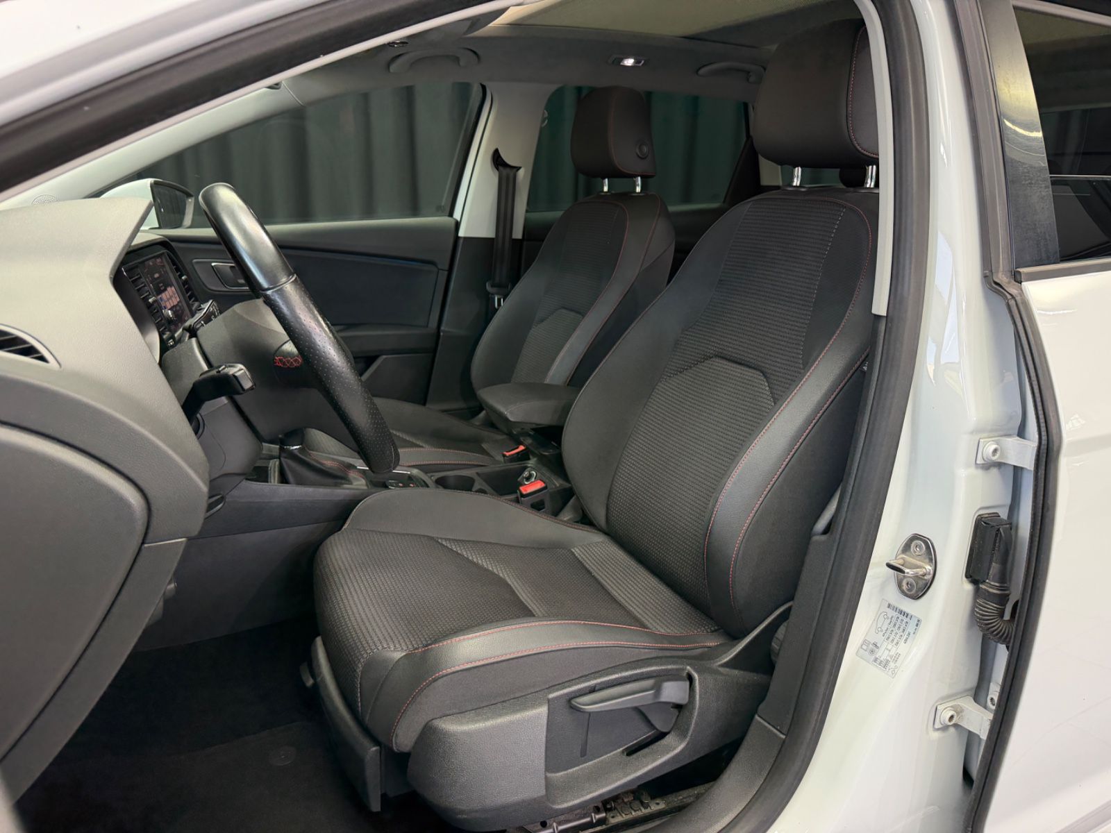 Fahrzeugabbildung SEAT Leon ST FR |RF-CAM|2.HAND