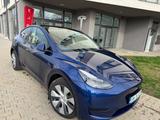 Tesla Y Long Range Premium 600 km WLTP RWD - Tesla Model Y: Blau