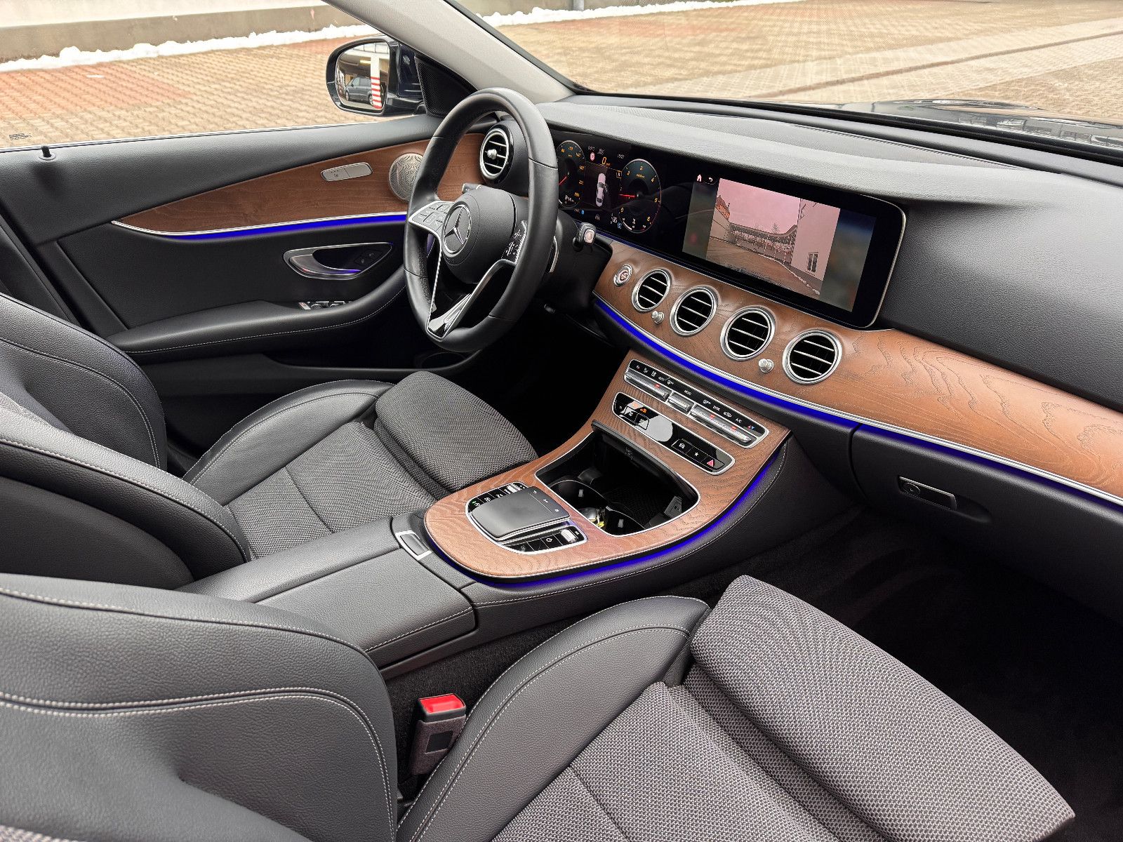 Mercedes-Benz E 220d 9G HUD/GLASDACH/360°/DISTRONIC/BURMESTER foto 12