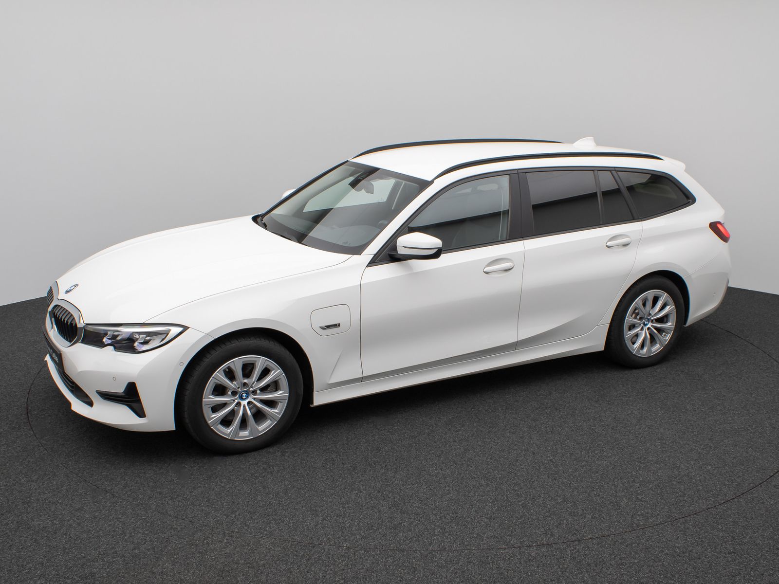 Fahrzeugabbildung BMW 320e Kamera Leder DAB Alarm DrivAssistent Sport