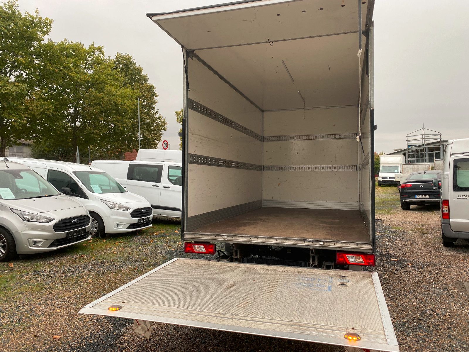 Fahrzeugabbildung Ford Transit 350 L3 Koffer mit LBW,Klima,StH ,kamera