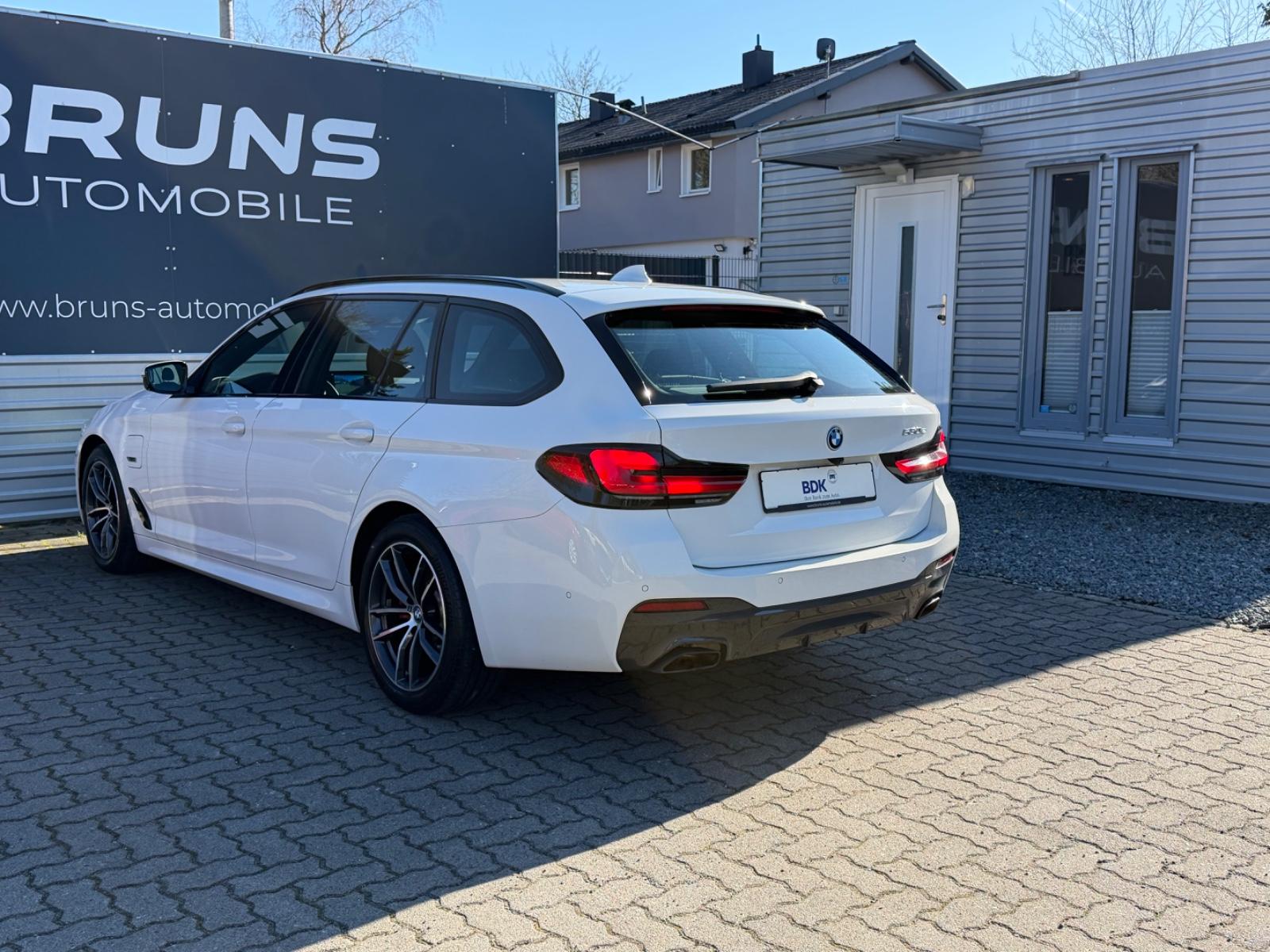BMW 530 e M Sport Touring HUD Laserlicht Soft-Close