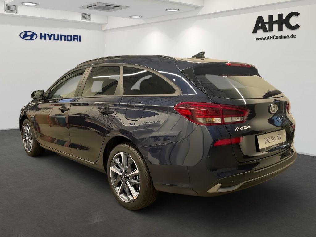 Fahrzeugabbildung Hyundai i30 Kombi 1.5 T-GDI 7-DCT Advantage AUT DynLicht