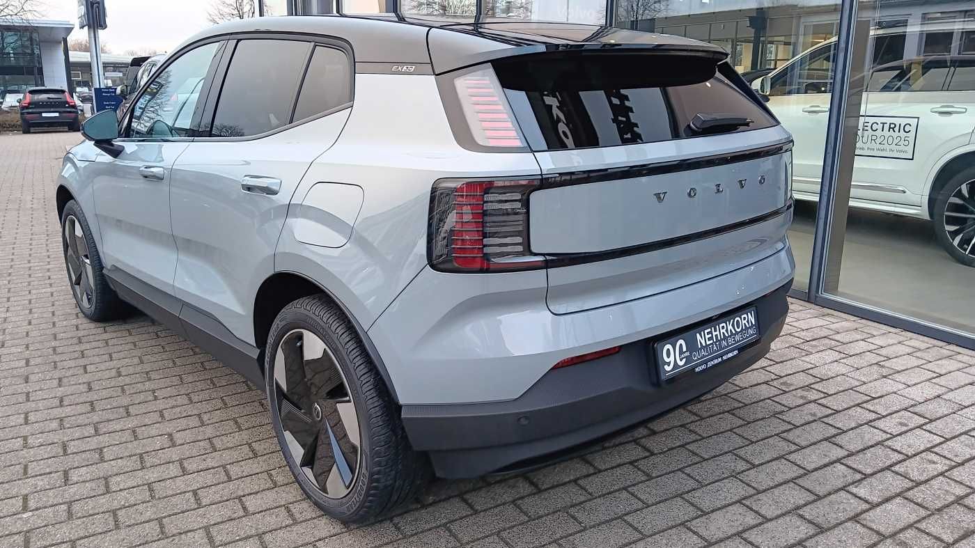 Fahrzeugabbildung Volvo EX30 Single M. Extended Range RWD Plus