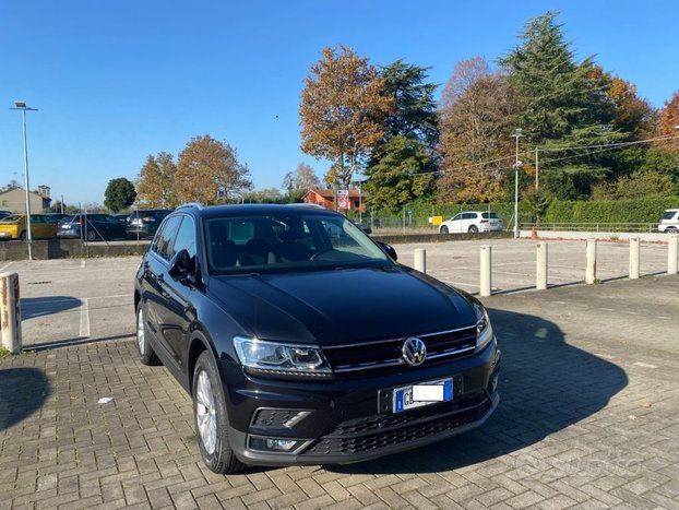 Volkswagen Tiguan - 1