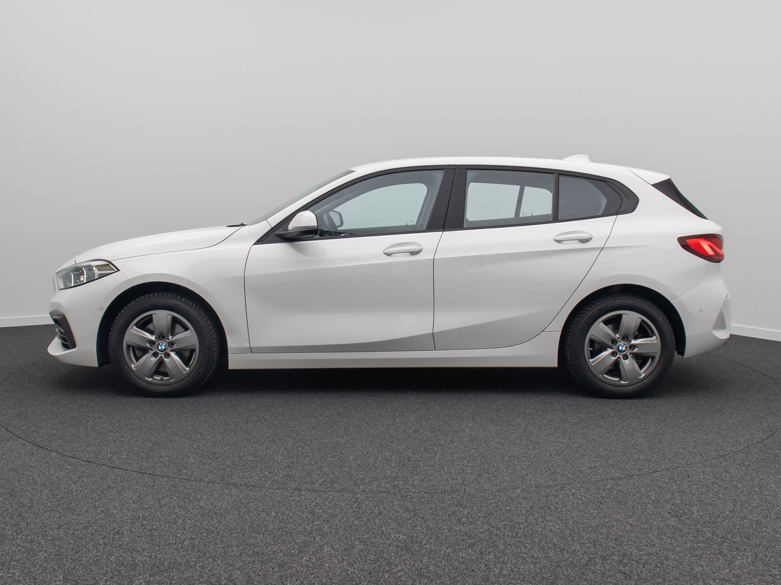Fahrzeugabbildung BMW 116d Kamera DAB Sitzhzg LED Geschwindigkeitsreg