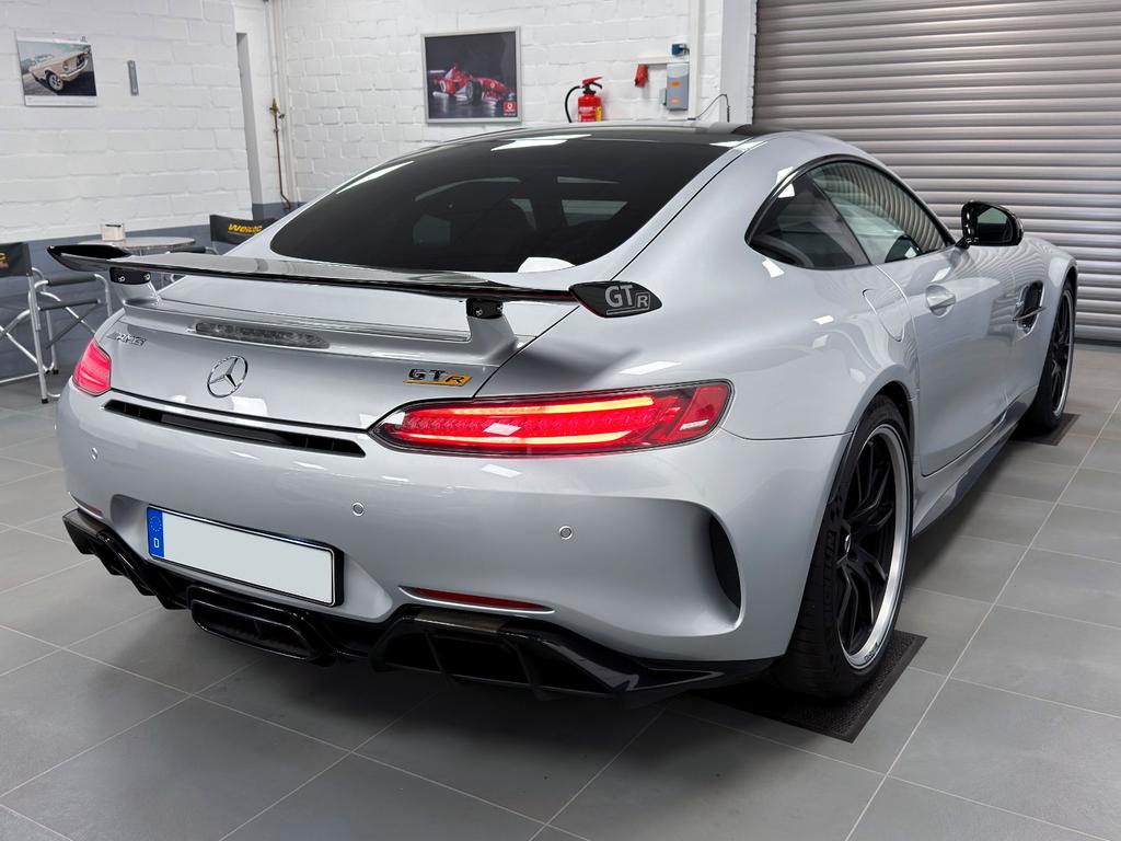 Mercedes-Benz AMG GT R