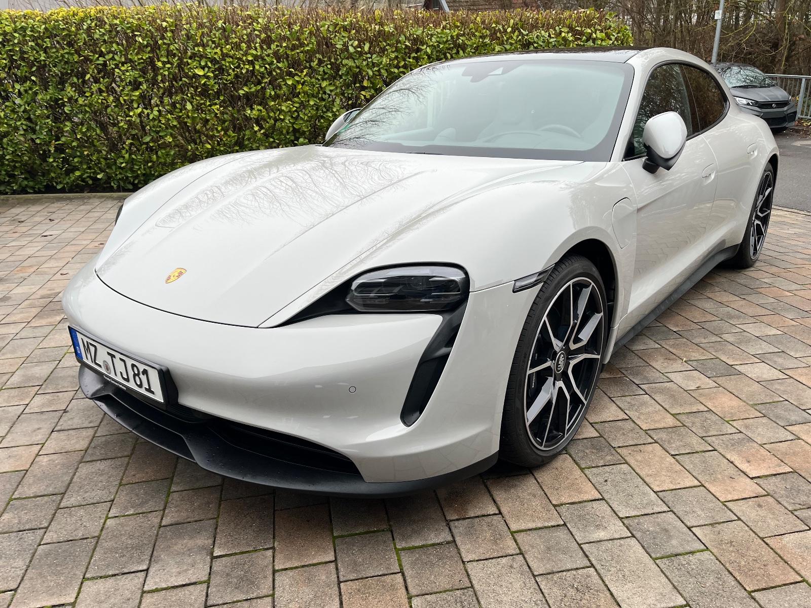 Porsche Taycan Sport T Pano HUD Bose Luft Perf HALenk