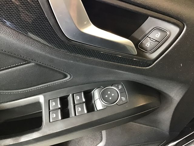 Fahrzeugabbildung Ford Focus ST-Line 1.5 Turnier Autom/Navi/Kamera/PDC