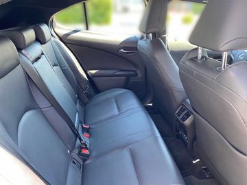 Lexus UX - 7