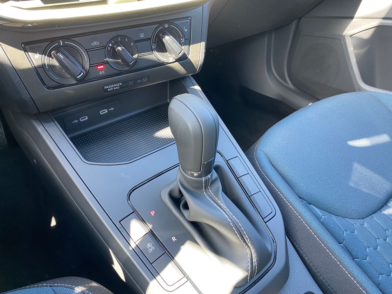 Fahrzeugabbildung SEAT Ibiza 1.0 TSI 85 kW FR *SHZ *PDC vo+hi *FULLLINK