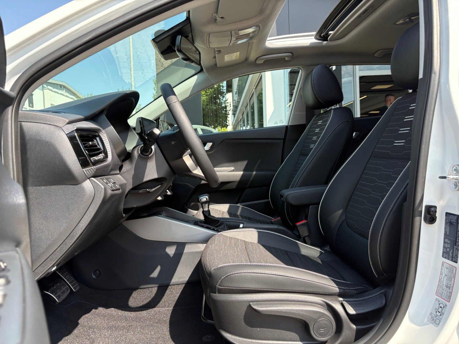Fahrzeugabbildung Kia STONIC 1.0T 100 48V DCT GTL TECH GD AKTIONNavi