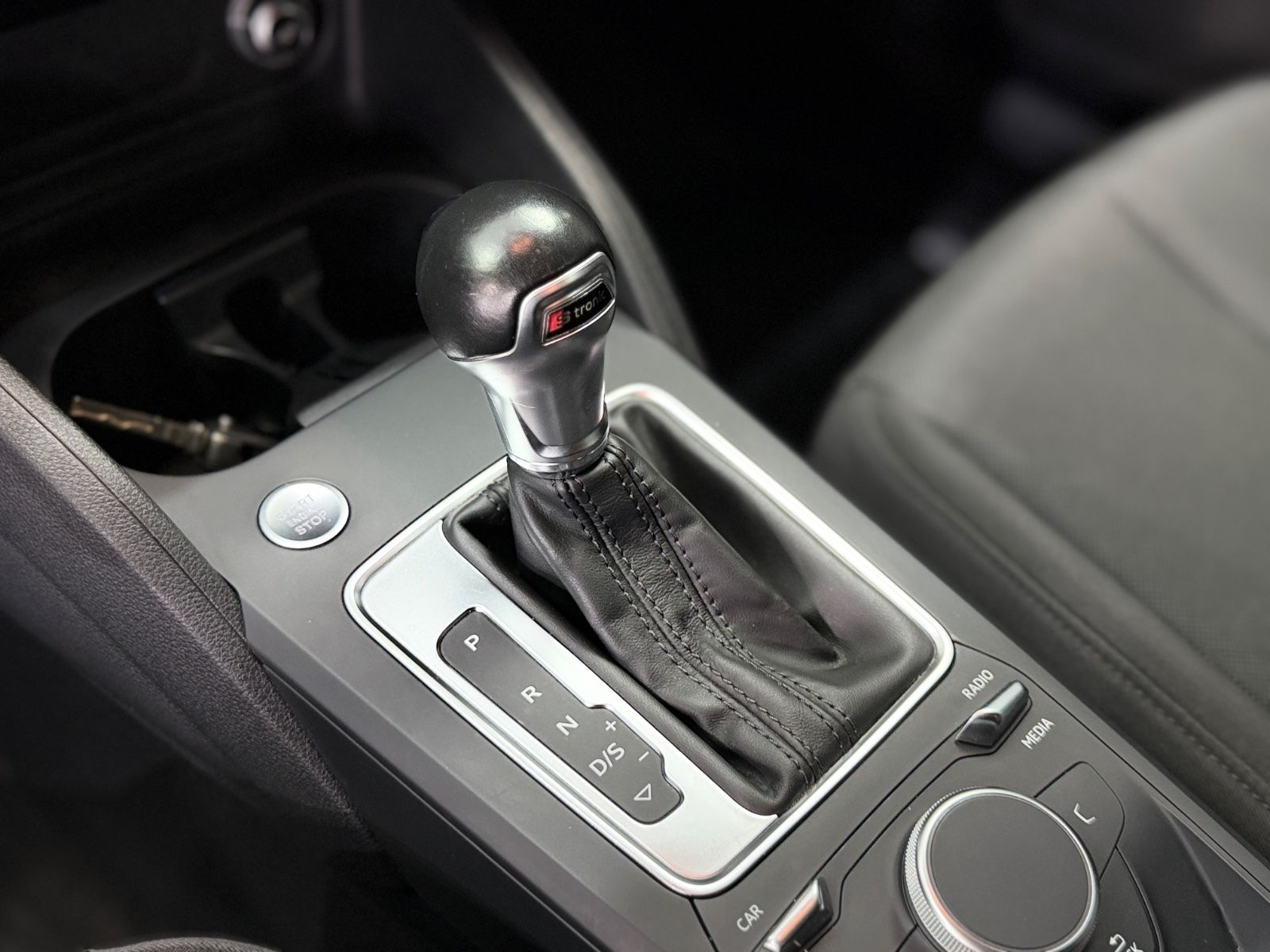 Fahrzeugabbildung Audi Q2 basis ultra|S-TRONIC|NAVI|PDC|LED LICHT|