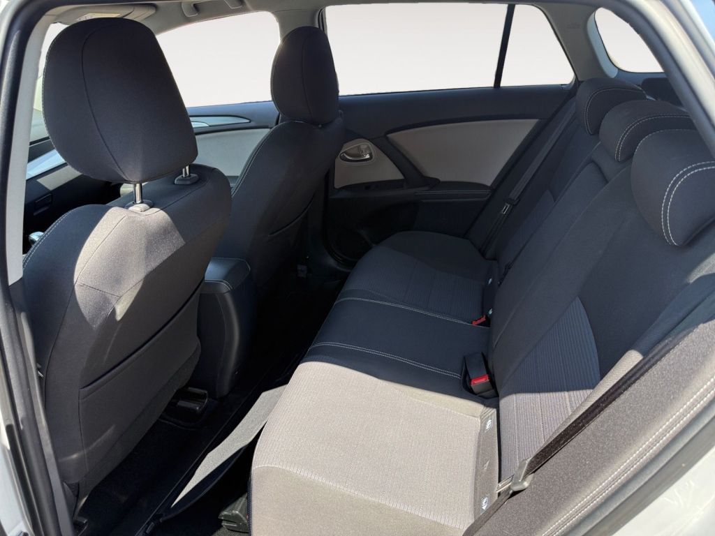 Fahrzeugabbildung Toyota Avensis Touring Sports 1.8 Team Deutschland