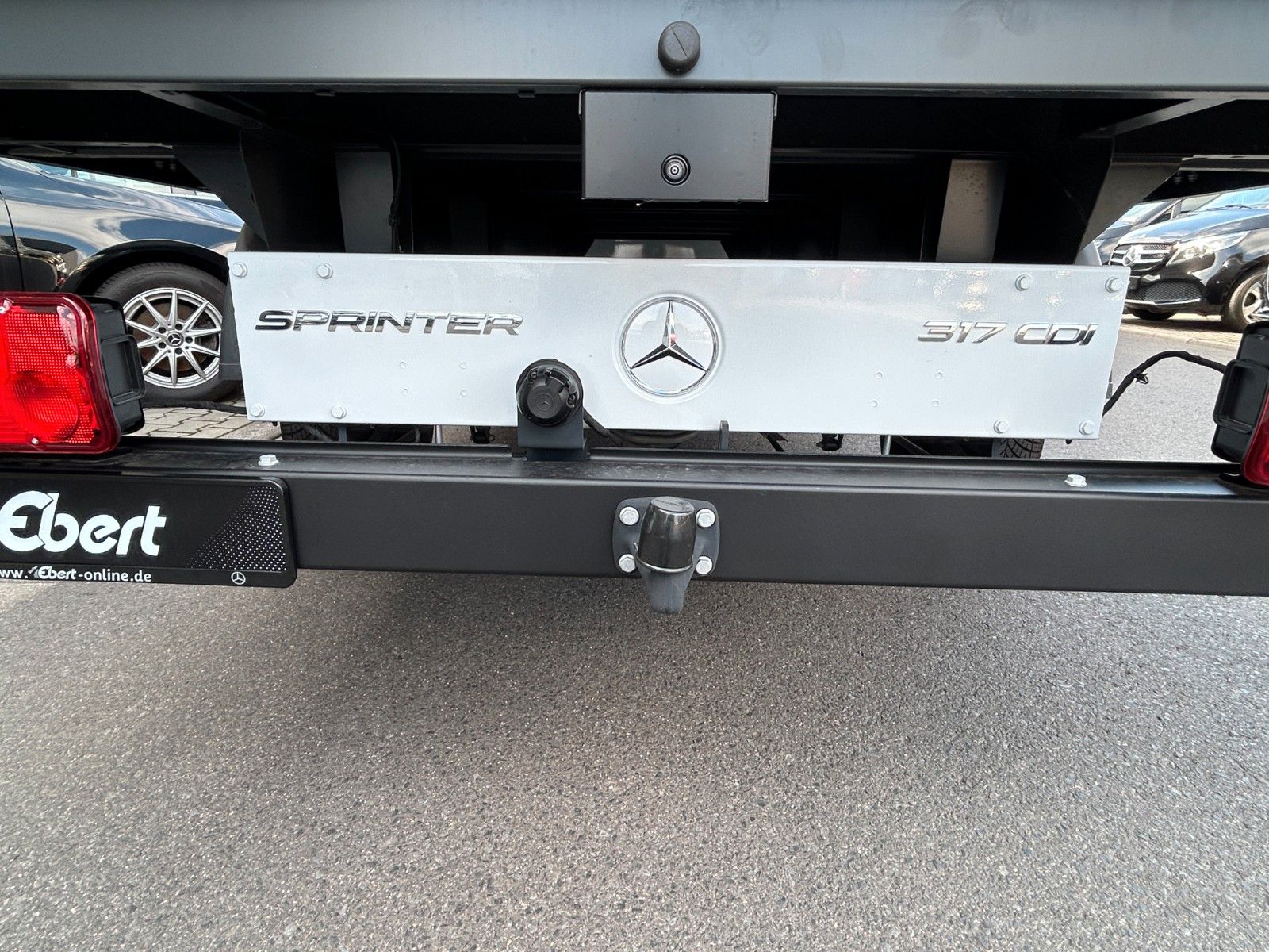 Fahrzeugabbildung Mercedes-Benz Sprinter 317 CDI 4325 DoKa Klima AHK Stdheiz