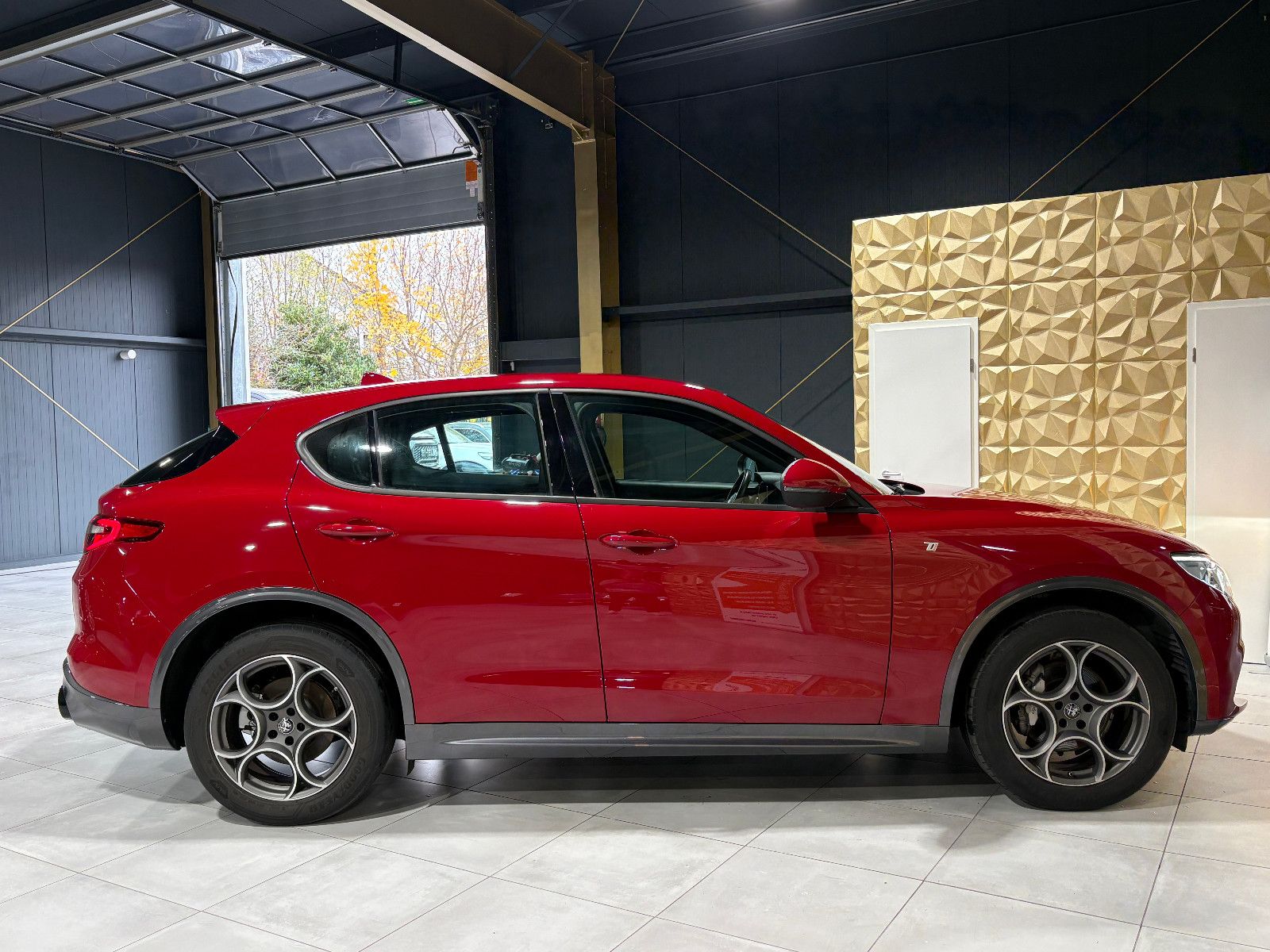 Fahrzeugabbildung Alfa Romeo Stelvio Ti Q4/MEMORY/ACC/NAVI/KAMERA/SHZ/KLIMA