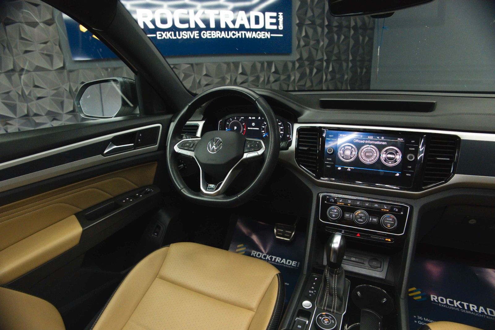 Fahrzeugabbildung Volkswagen ATLAS 3.6 Cross Sport 4x4 R-Line Black 4Motion