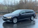 Volkswagen Passat Variant Elegance 2.0TDI/LED/AHK/RCAM - Volkswagen Passat: V